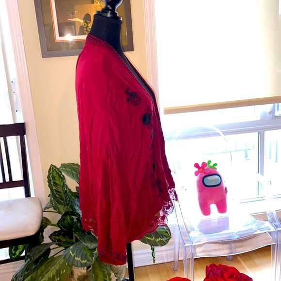 ✅Forever21 kimono in color wine w/ black thread  embroidery designs. ♥️🖤 - Picture 2 of 6